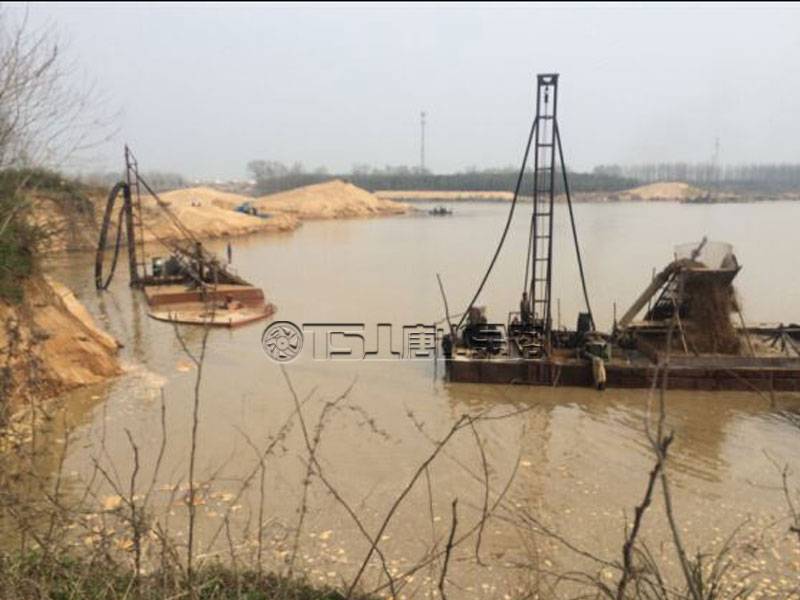 無節(jié)制開采河沙，河堤受損嚴重