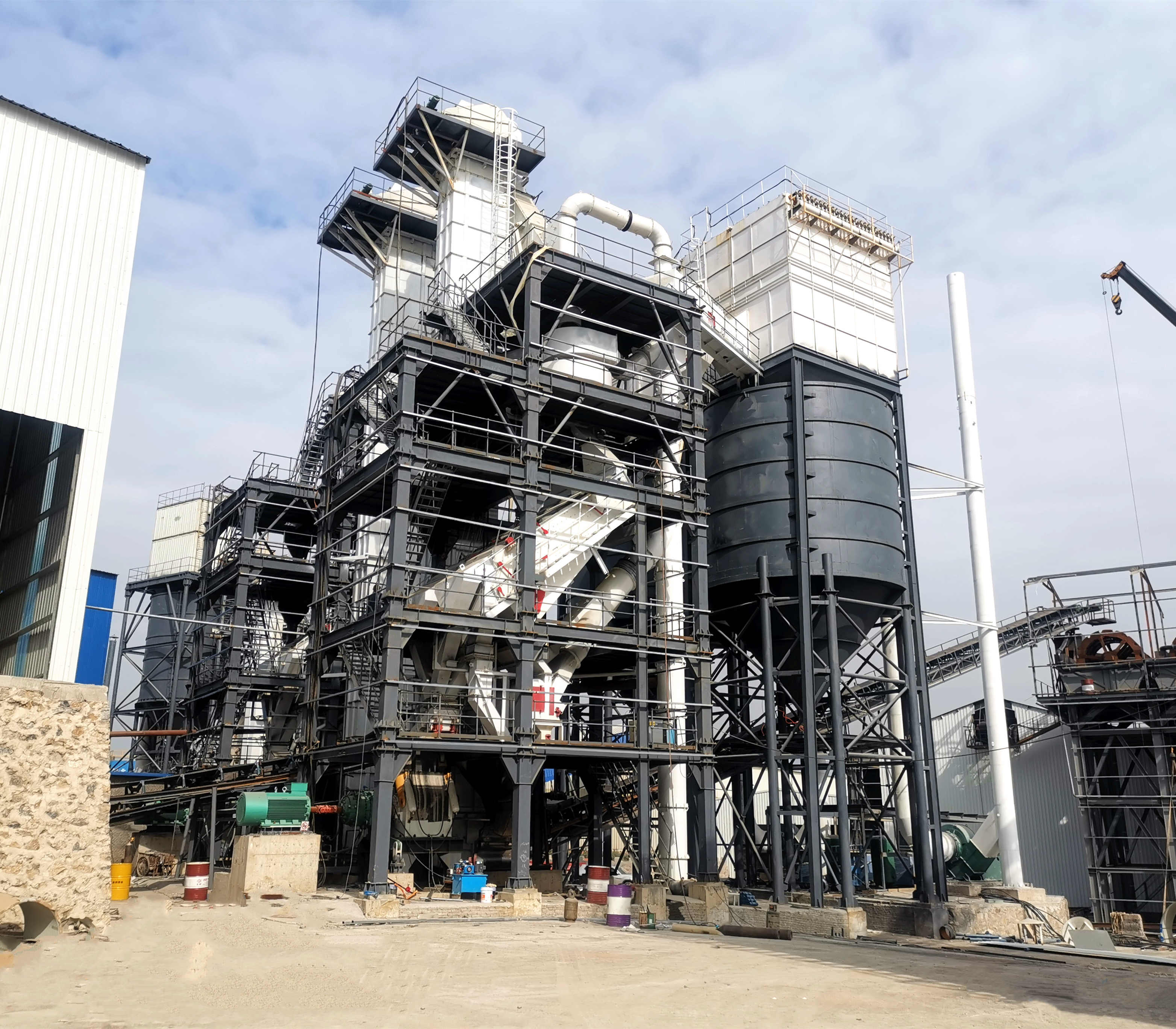 塔樓式制砂生產(chǎn)線（制砂樓），實(shí)現(xiàn)生產(chǎn)空間的最大化利用